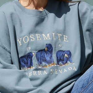 BRANDY MELVILLE CREWNECK YOSEMITE OS IN GREEN